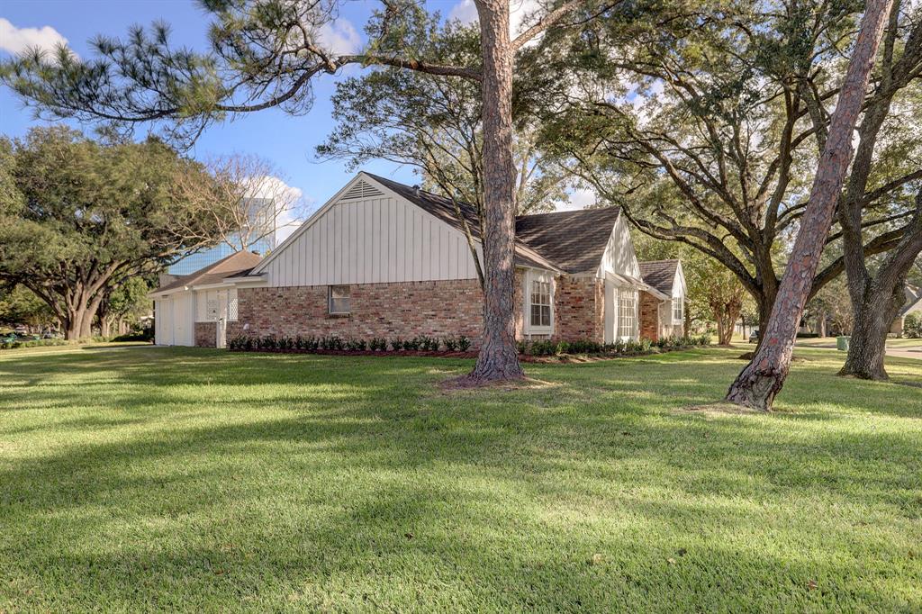 818 Frostwood Drive