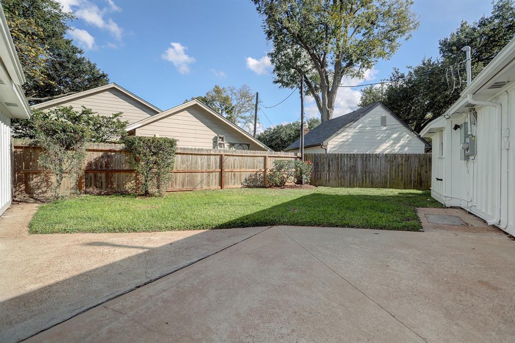 818 Frostwood Drive