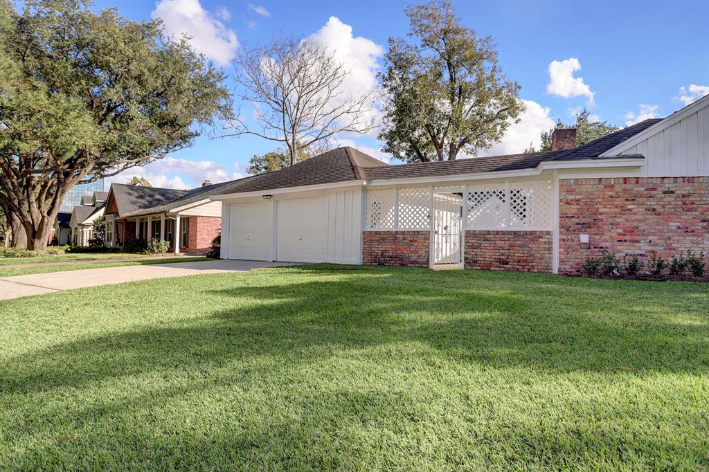 818 Frostwood Drive