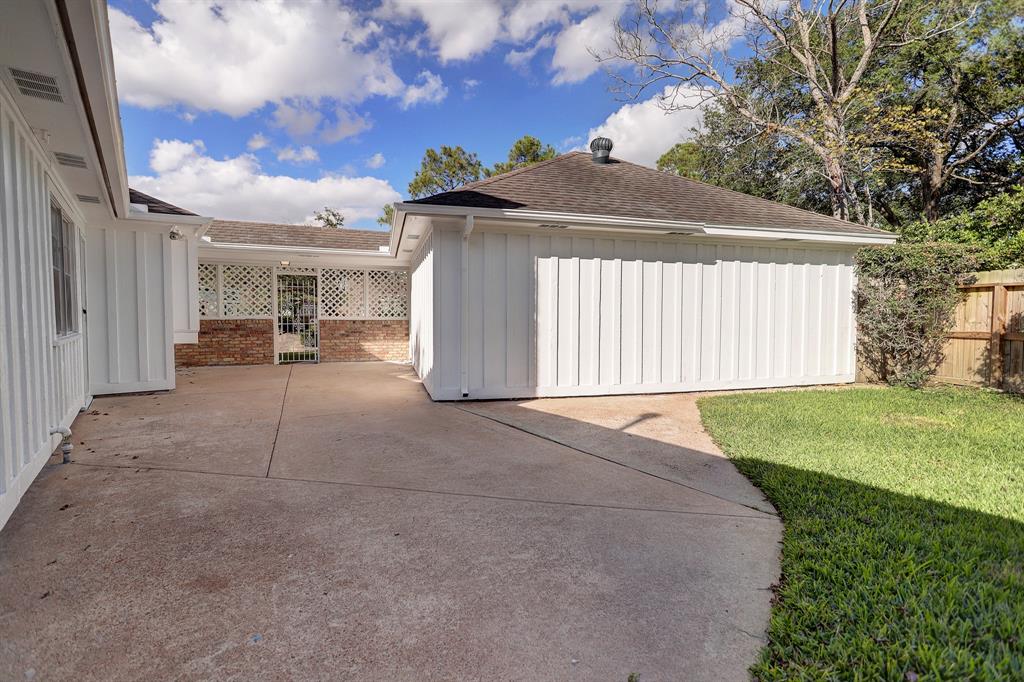 818 Frostwood Drive