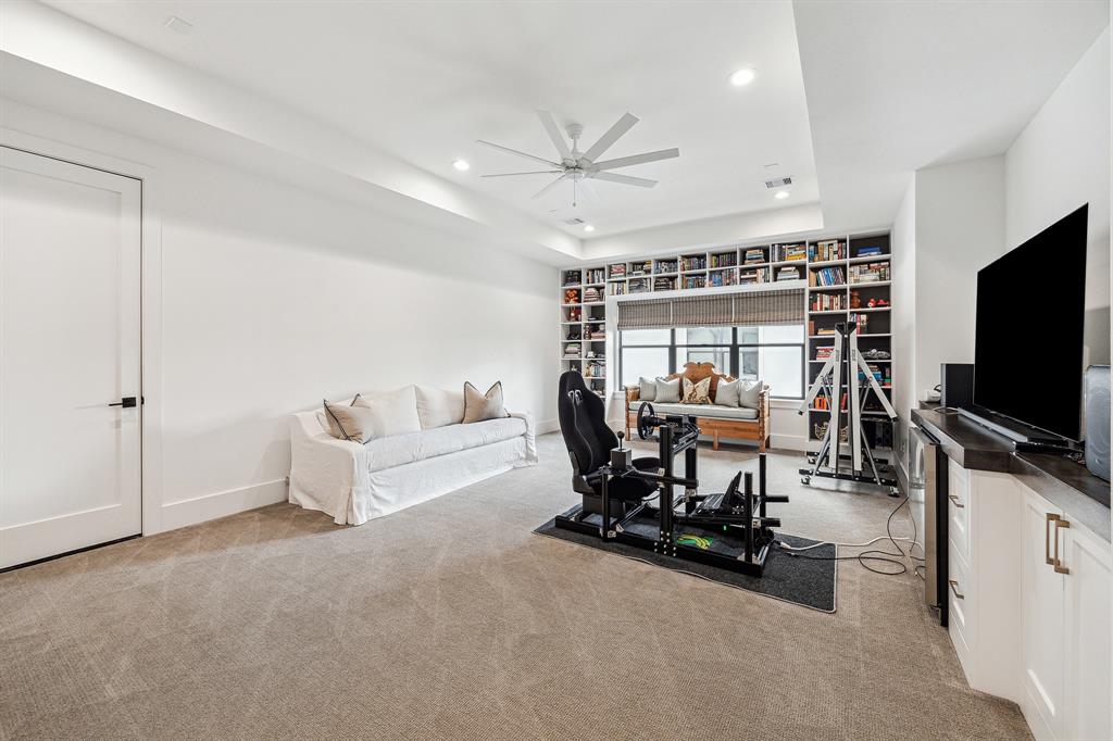 1509 Glourie Drive