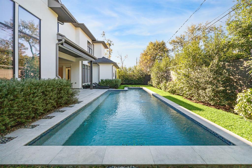 1509 Glourie Drive