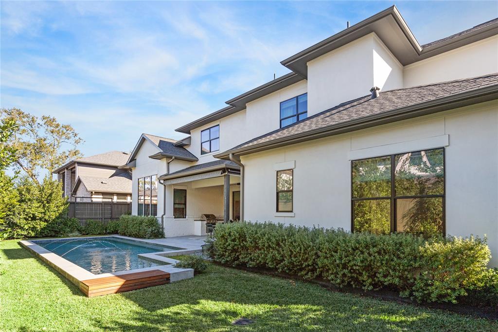 1509 Glourie Drive