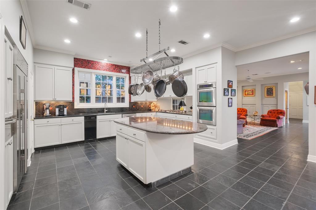 3232 Huntingdon Place