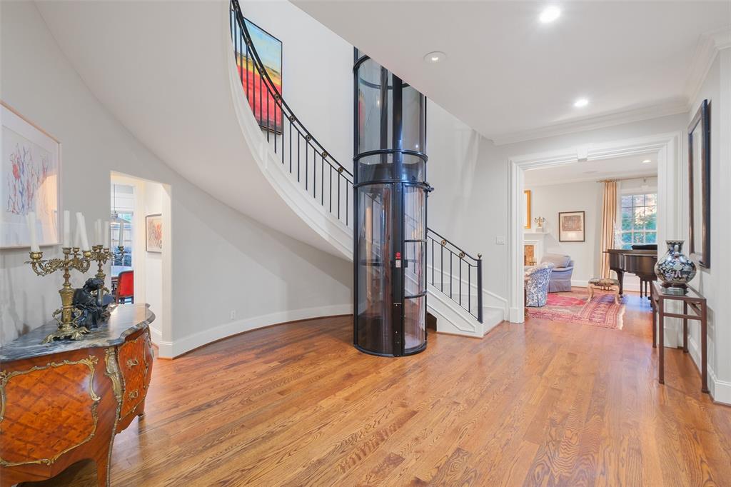3232 Huntingdon Place