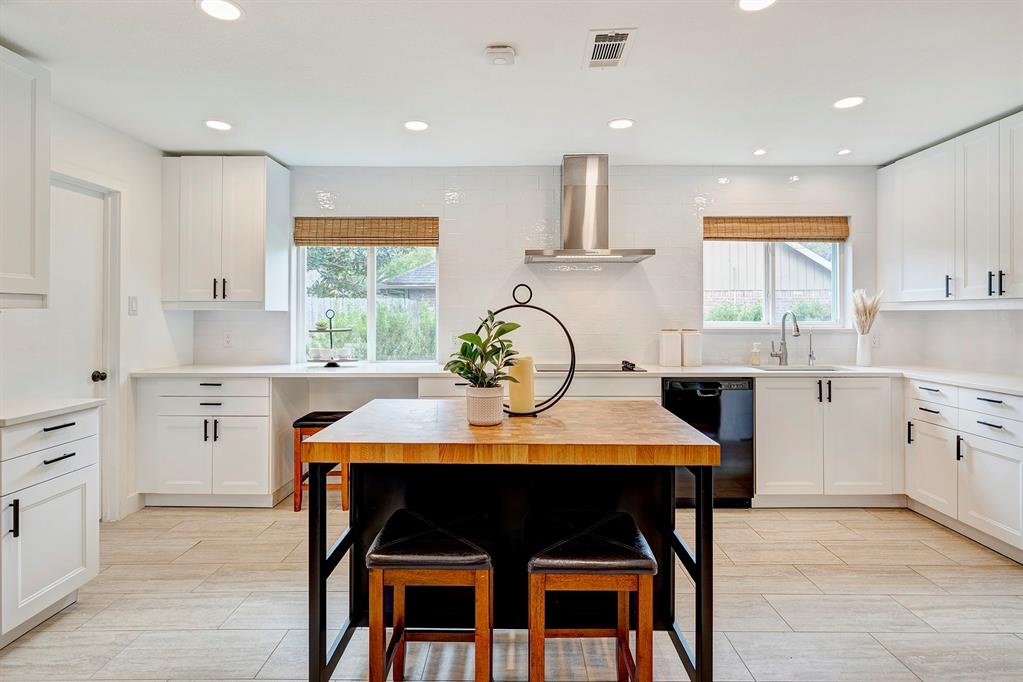 1518 San Sebastian Lane