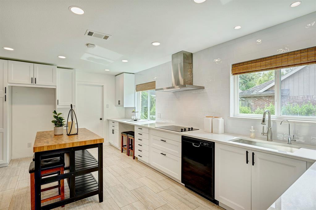 1518 San Sebastian Lane