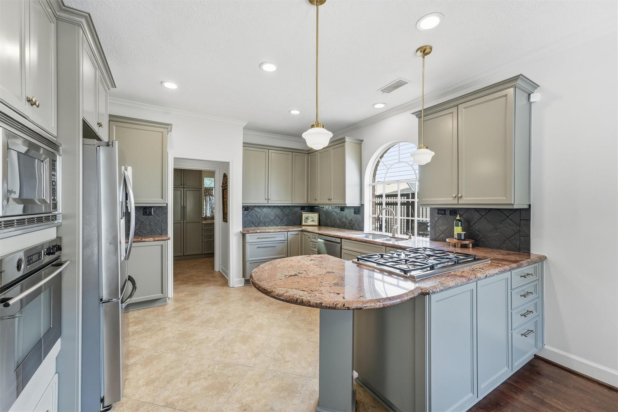 12111 Meadow Lake Drive