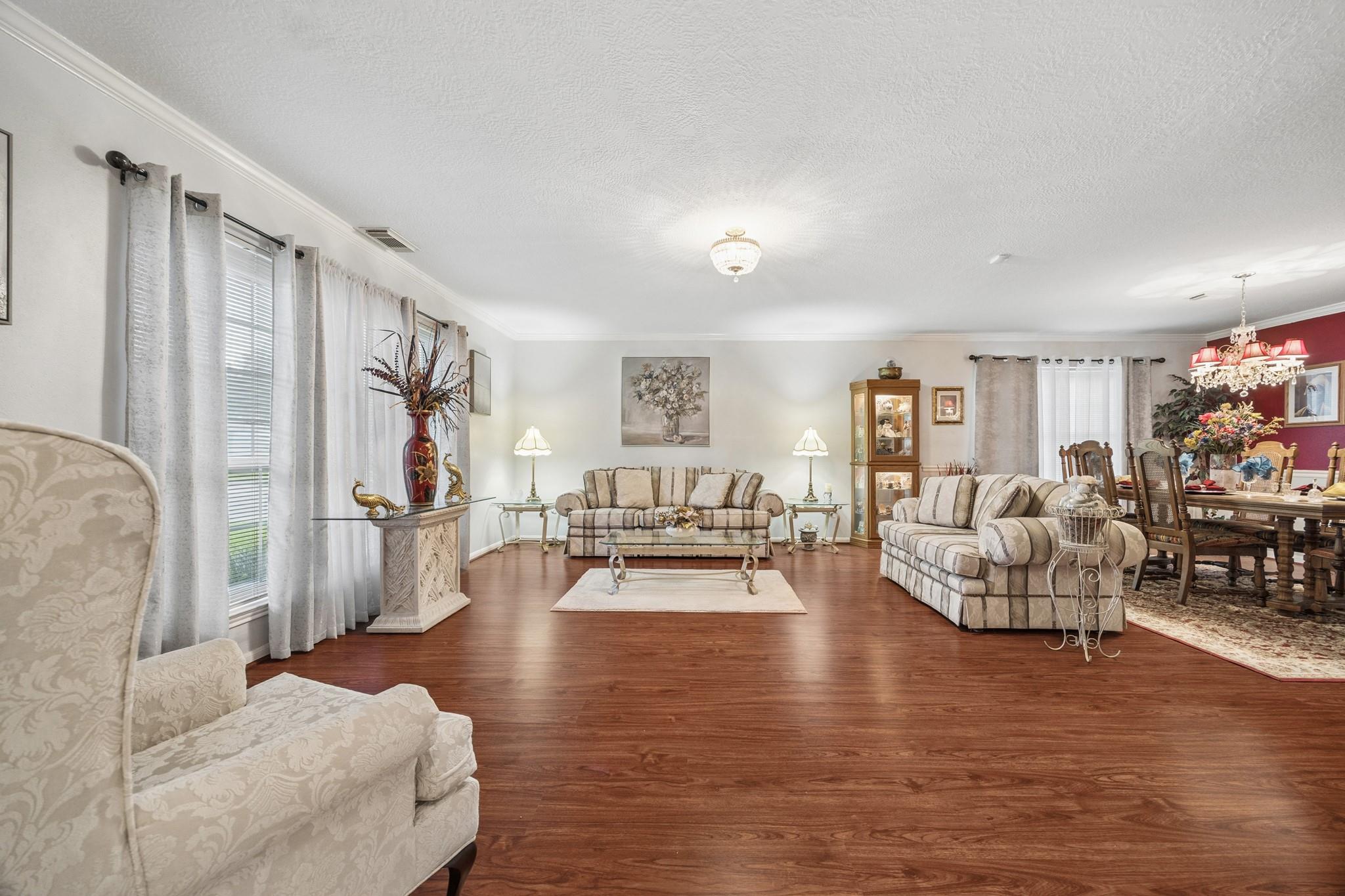 918 Heathcliff Drive