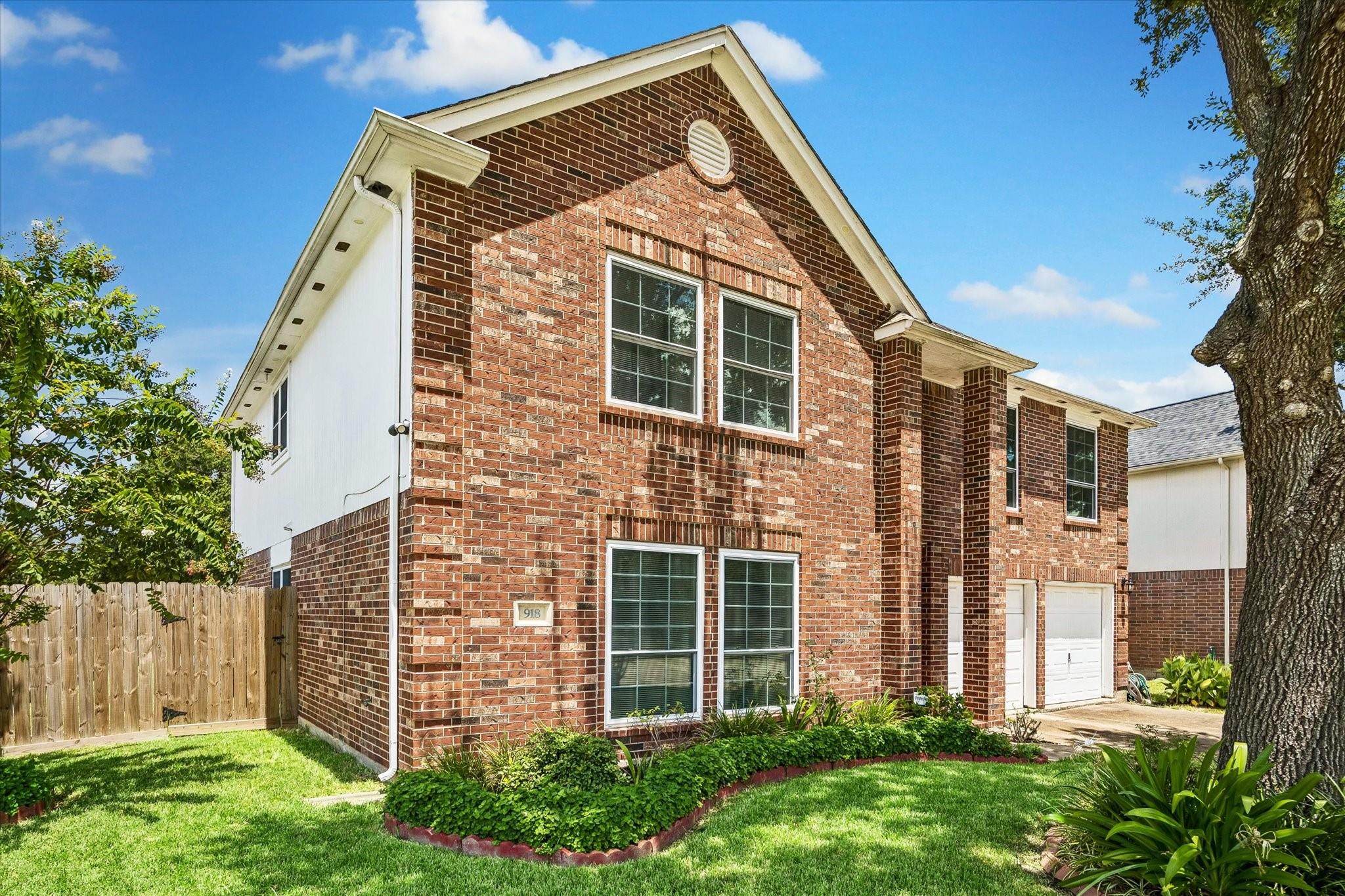 918 Heathcliff Drive