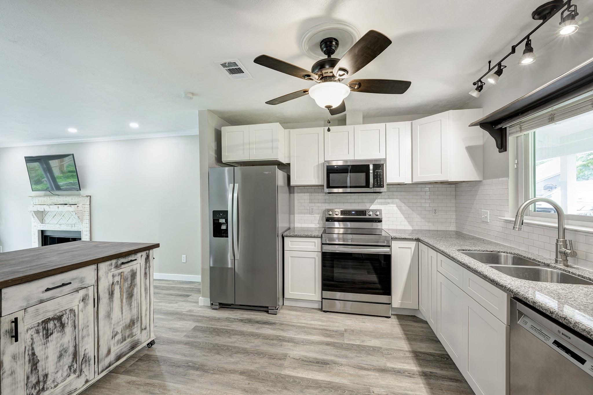 1911 N Red Cedar Circle