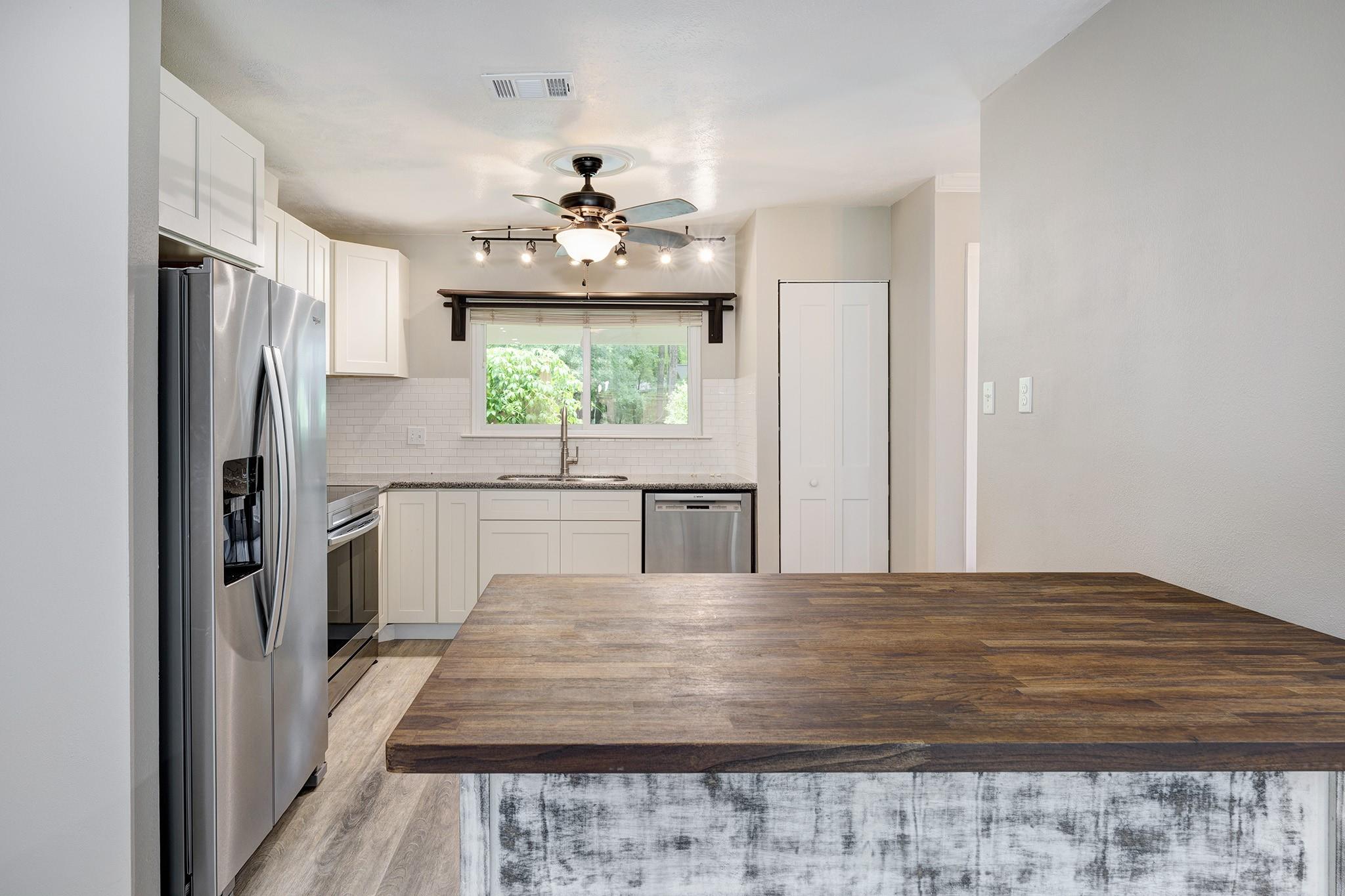 1911 N Red Cedar Circle