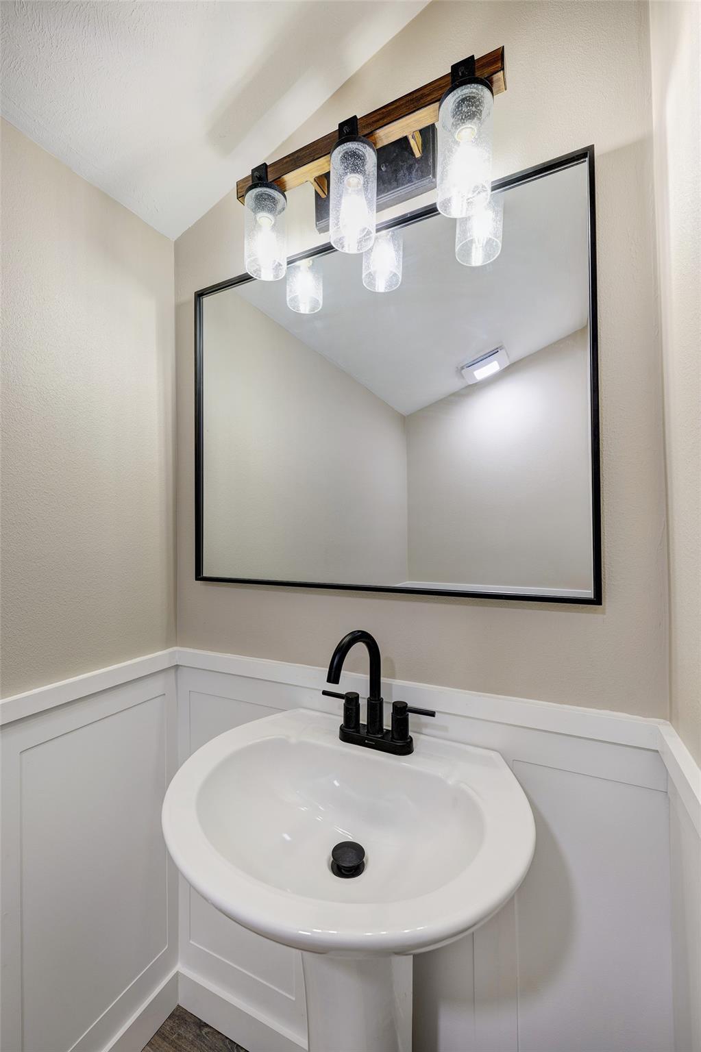 1911 N Red Cedar Circle