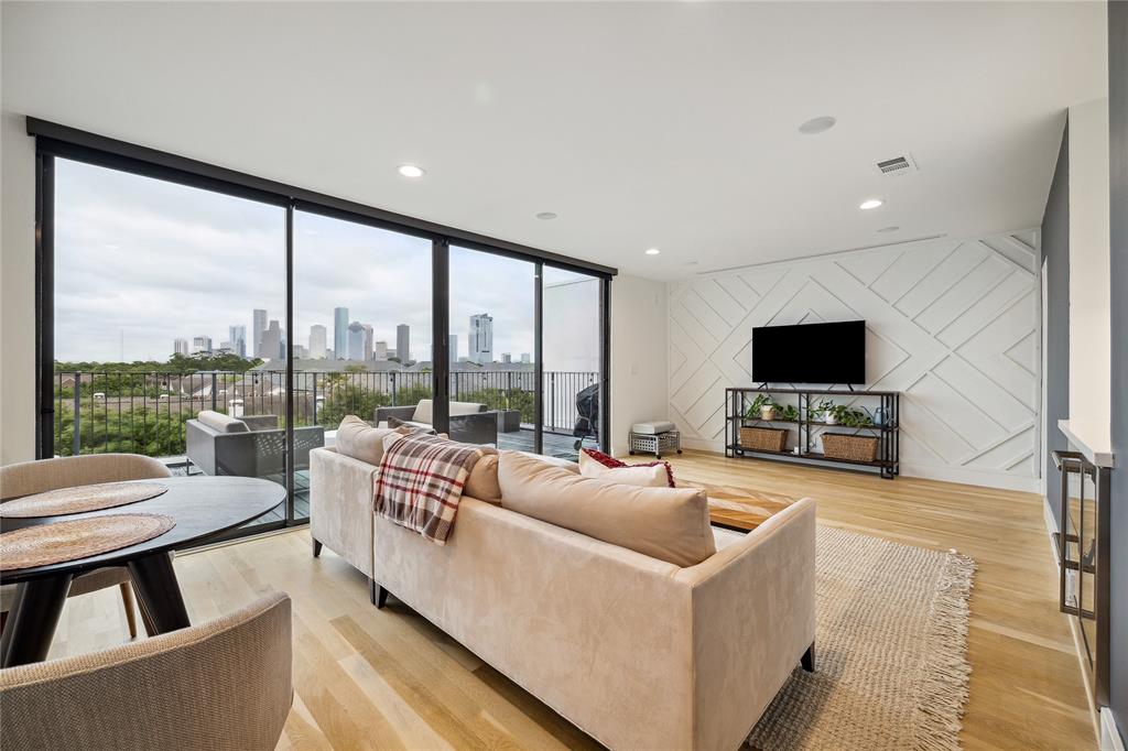 711 Memorial Heights Drive