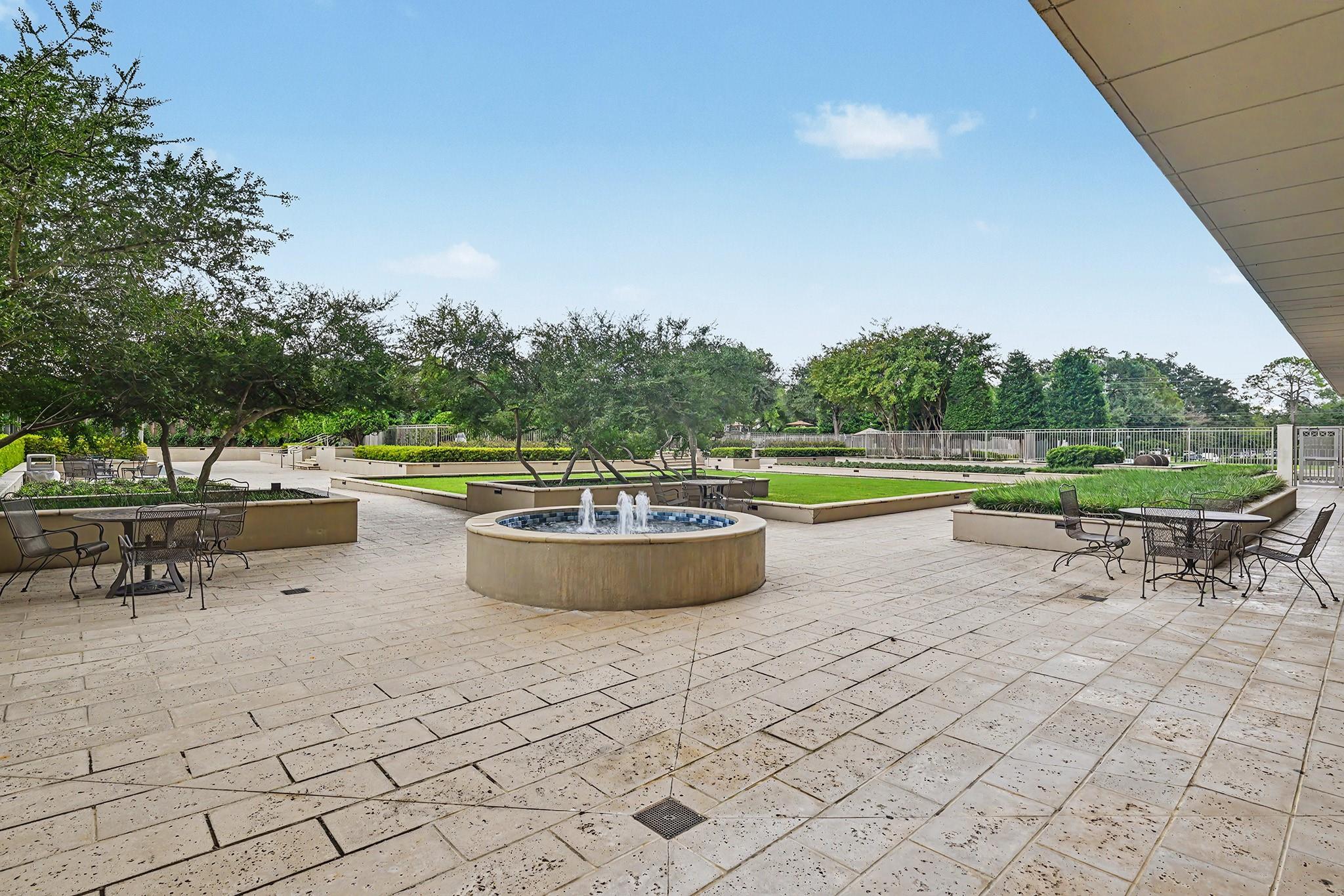 2200 Willowick Road # 14D