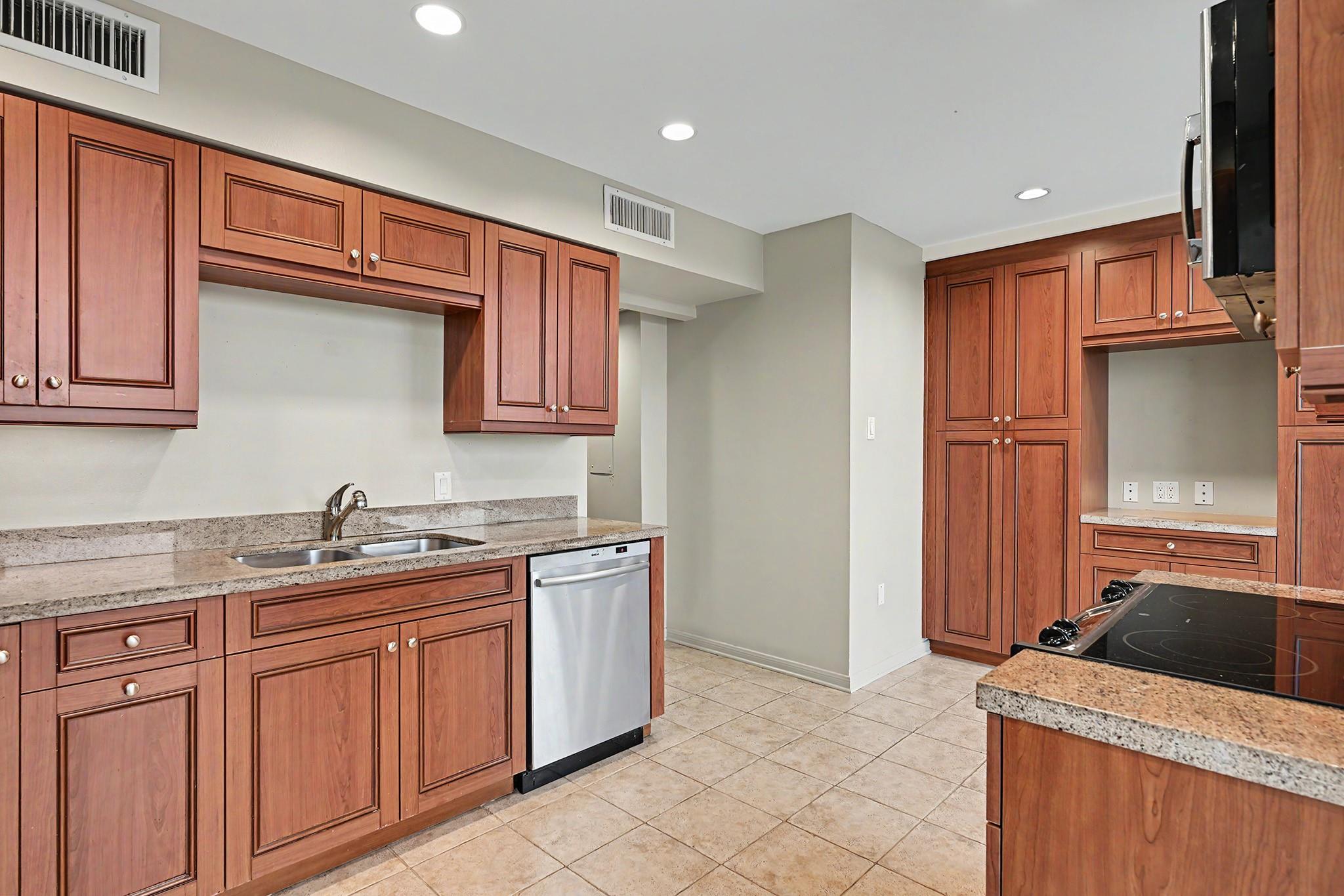 2200 Willowick Road # 14D