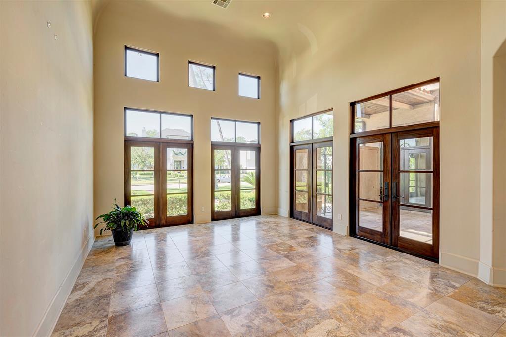 710 Pinehaven Drive