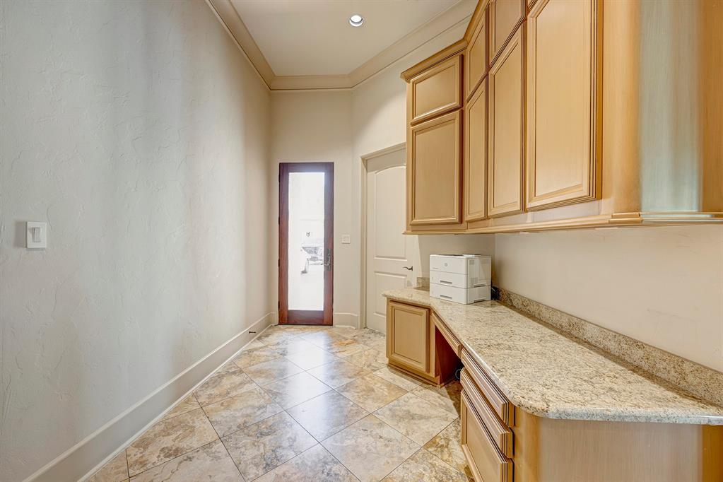 710 Pinehaven Drive