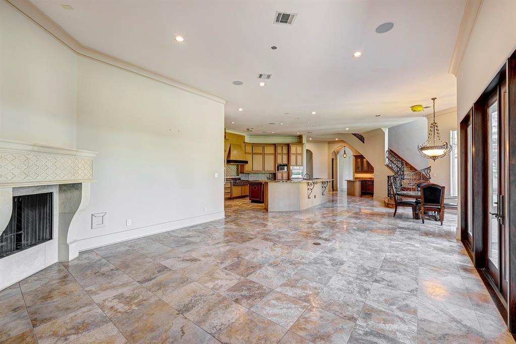 710 Pinehaven Drive