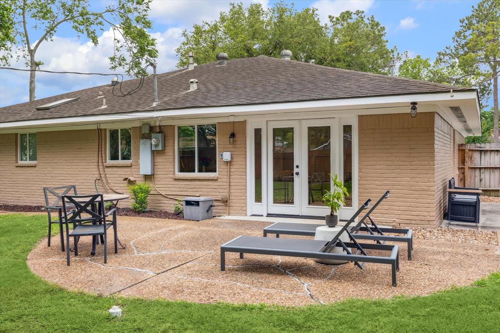 5002 Creekbend Drive