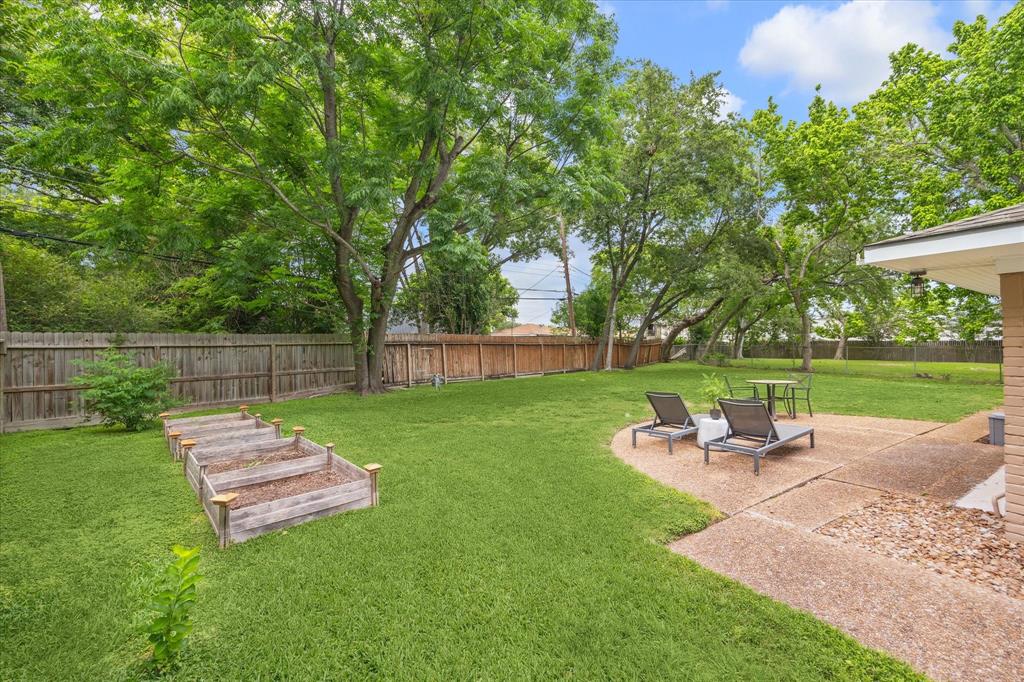 5002 Creekbend Drive