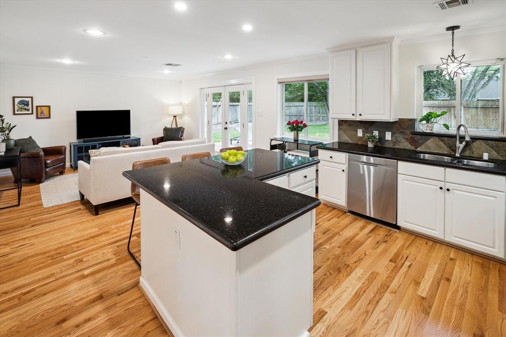 5002 Creekbend Drive