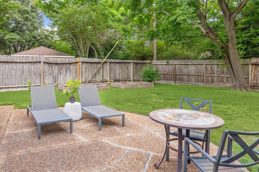 5002 Creekbend Drive