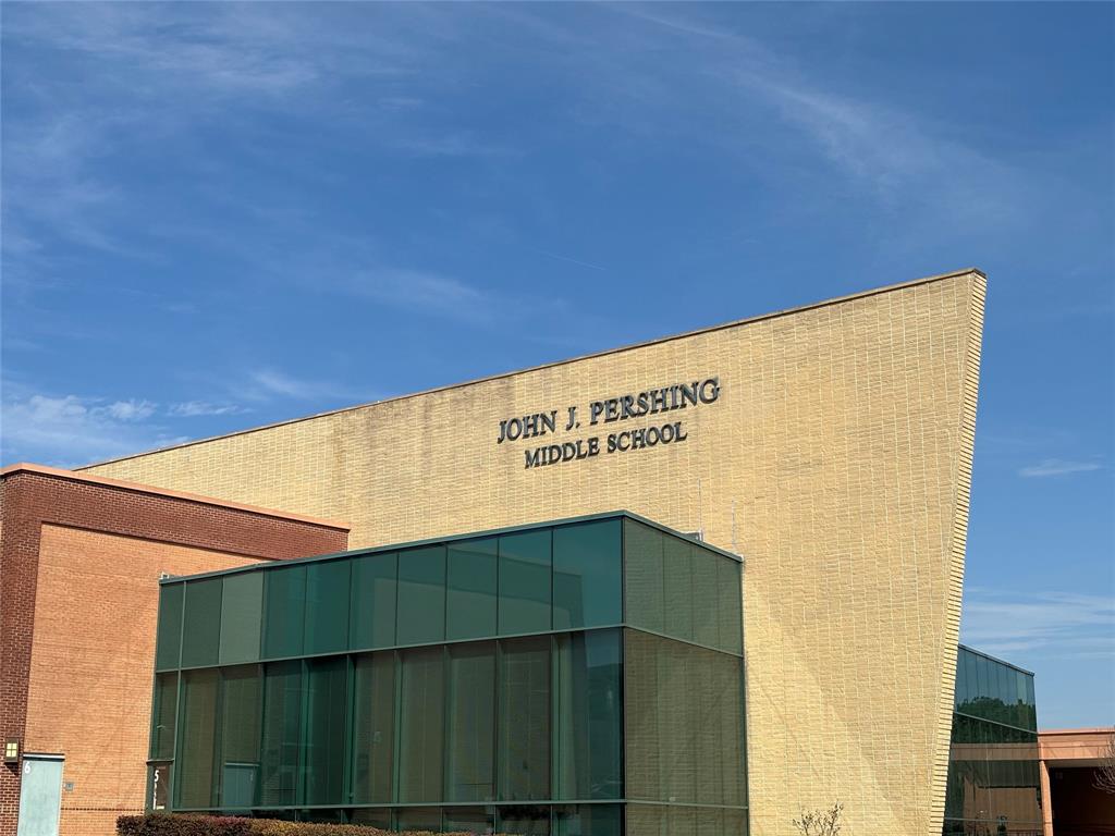 4014 Turnberry Circle