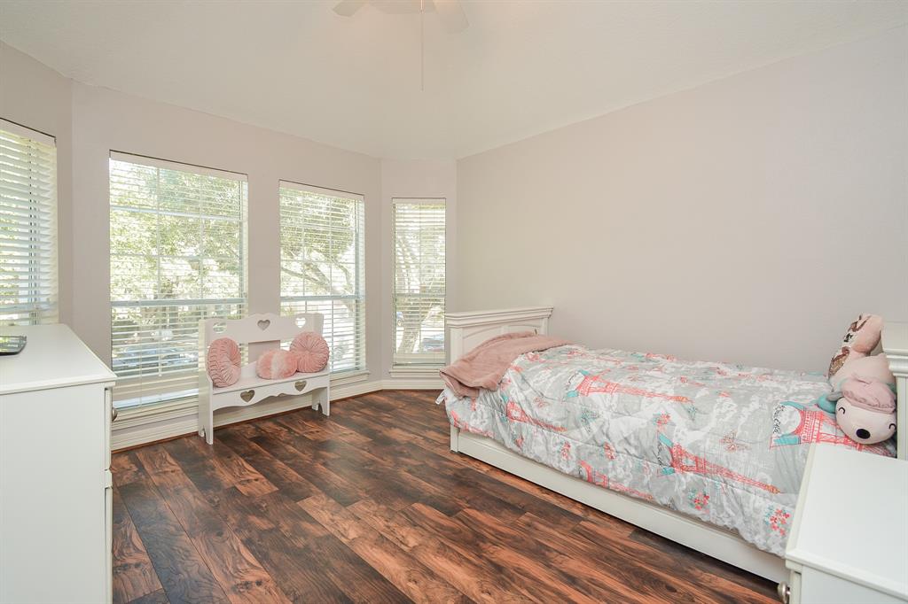 22423 Crescent Cove Court