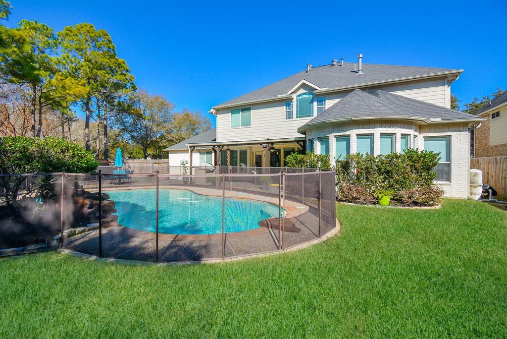 22423 Crescent Cove Court