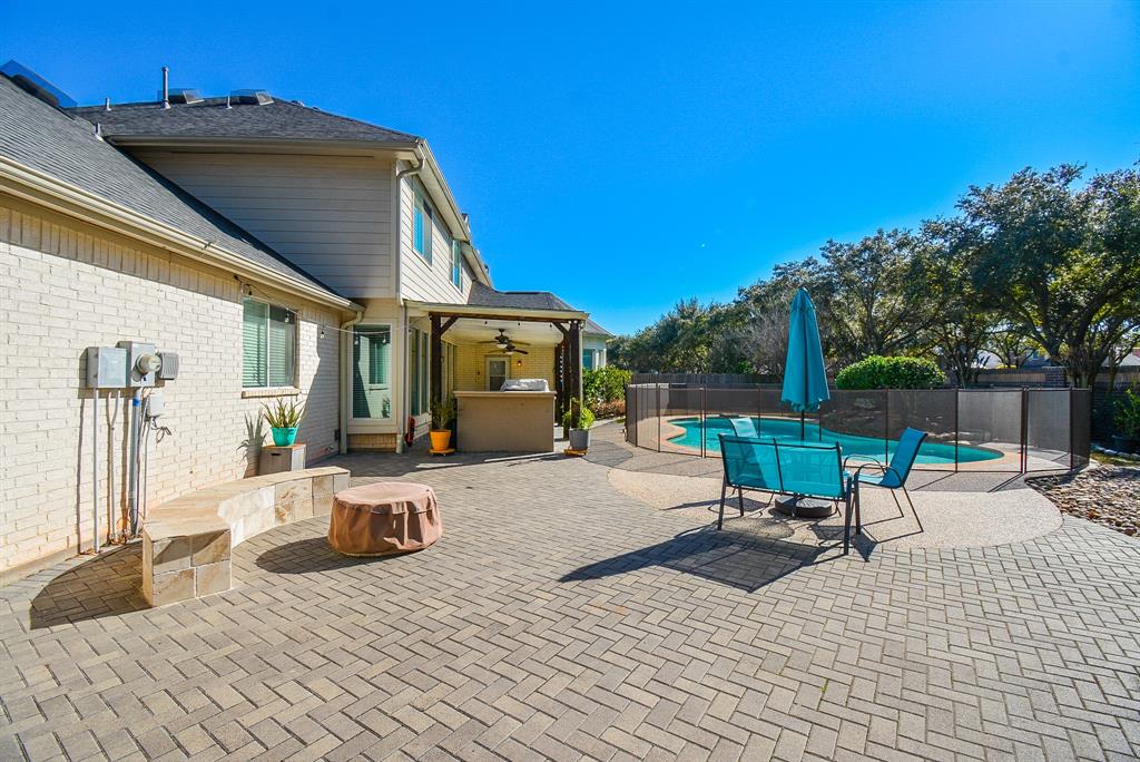 22423 Crescent Cove Court