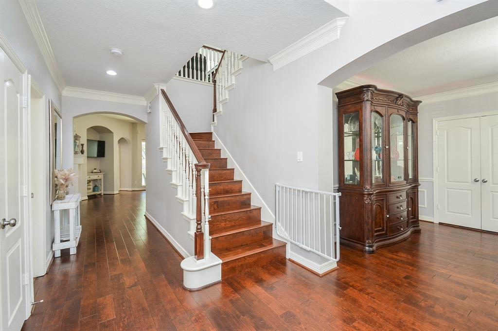 22423 Crescent Cove Court