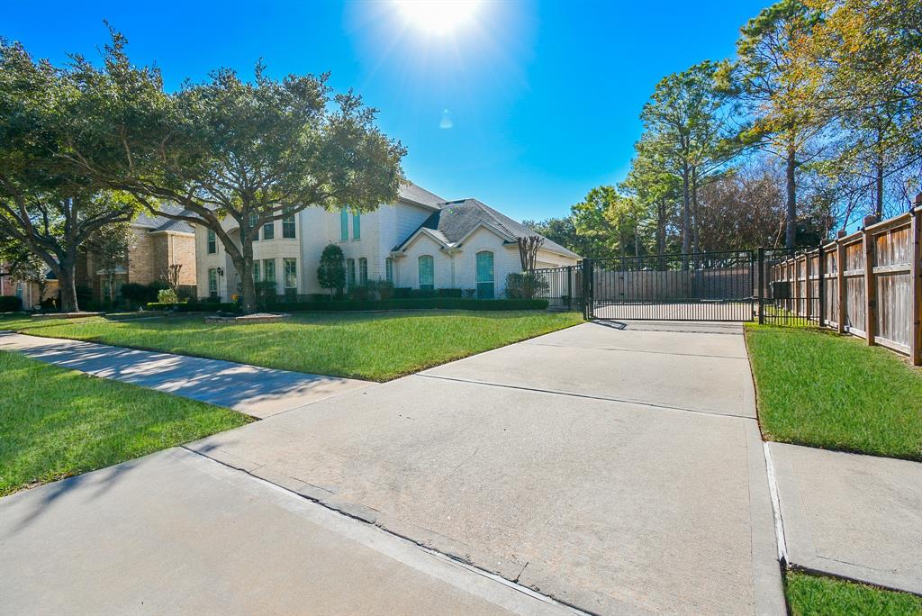 22423 Crescent Cove Court
