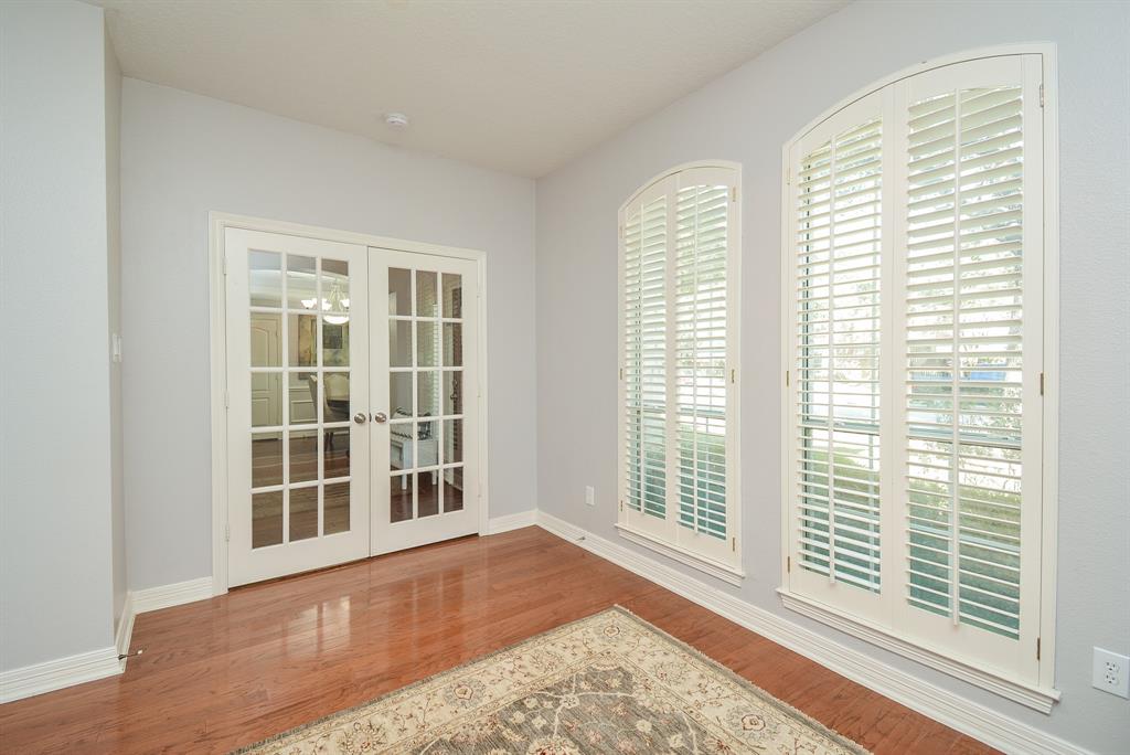 22423 Crescent Cove Court