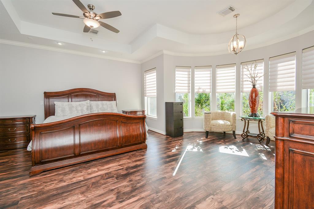 22423 Crescent Cove Court
