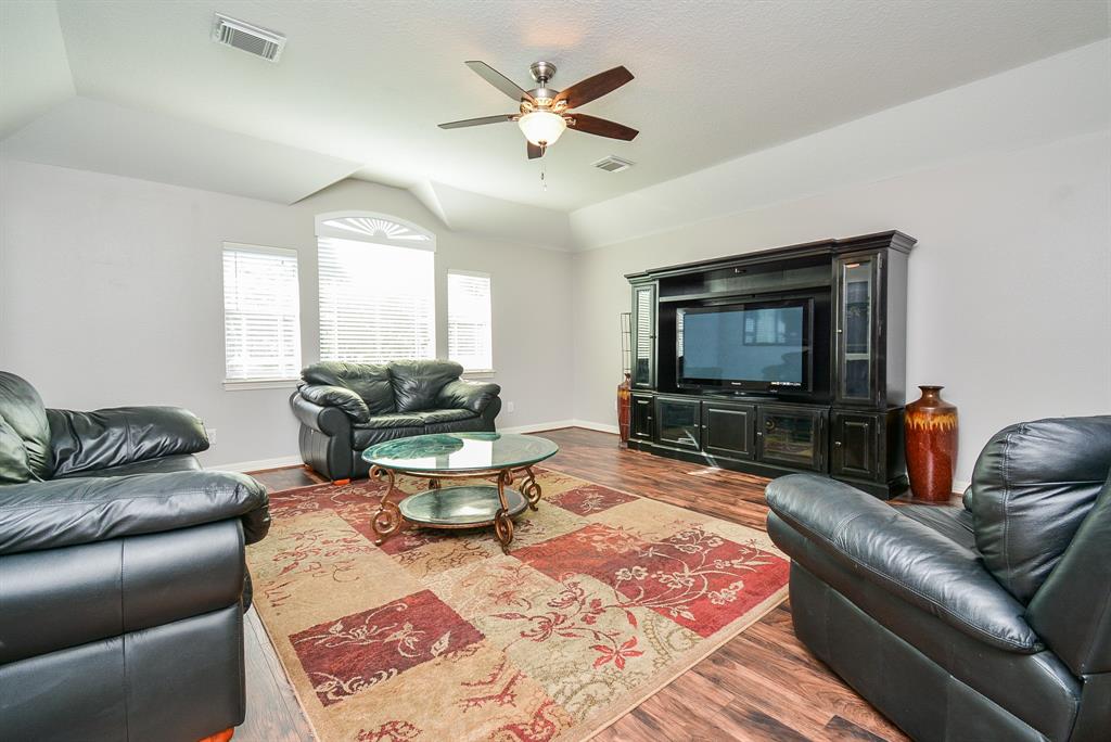 22423 Crescent Cove Court
