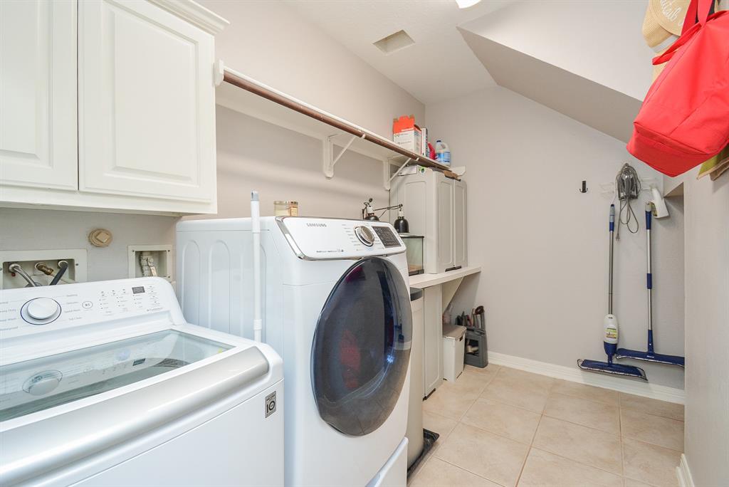 22423 Crescent Cove Court