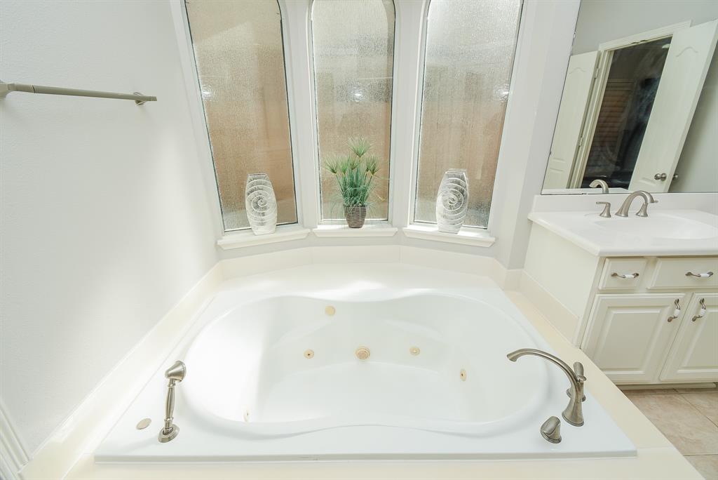 22423 Crescent Cove Court
