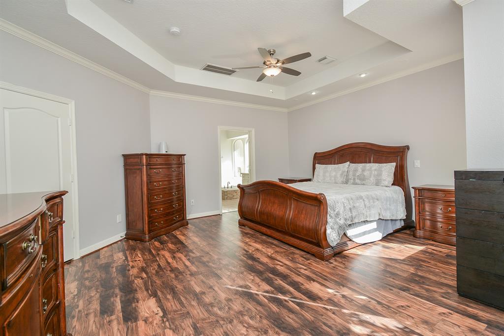 22423 Crescent Cove Court