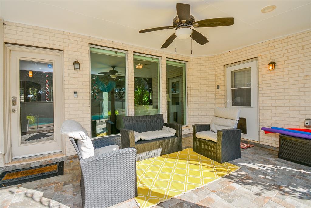22423 Crescent Cove Court