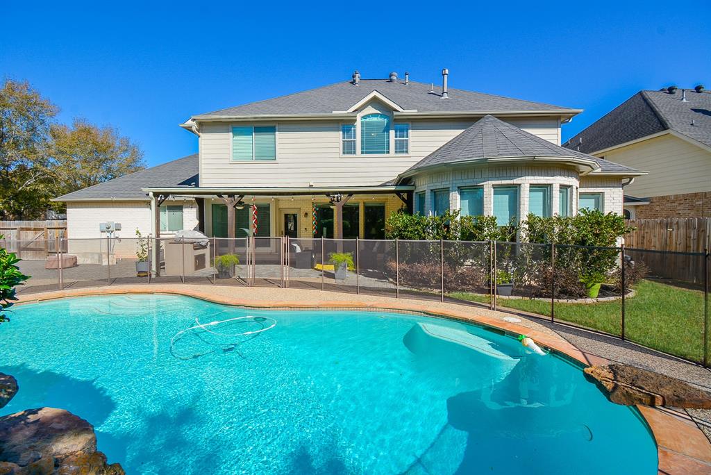 22423 Crescent Cove Court