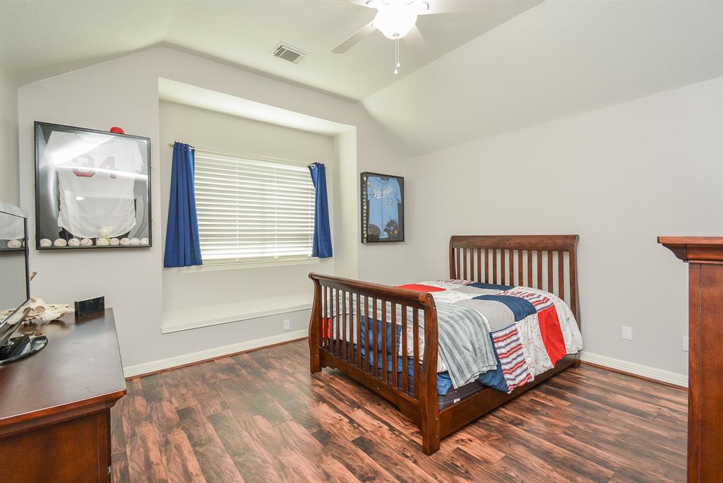 22423 Crescent Cove Court