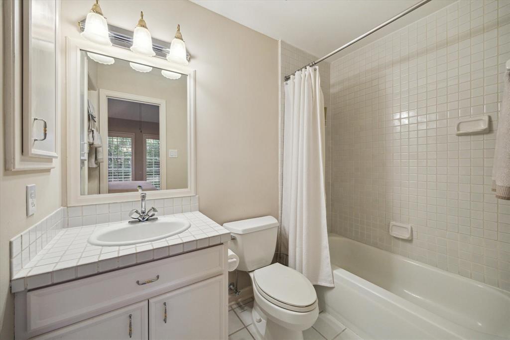 11 Wild Oak Circle