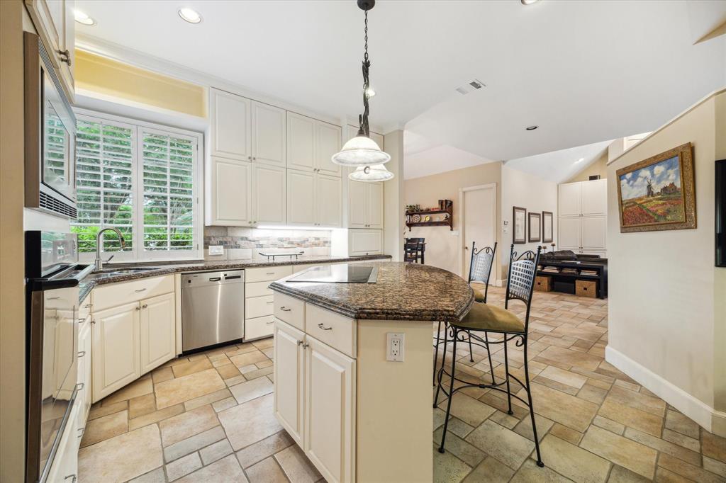 11 Wild Oak Circle