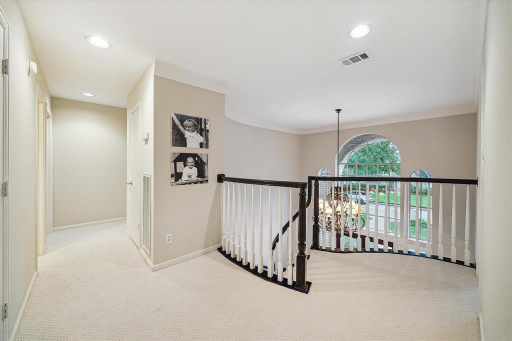 11 Wild Oak Circle