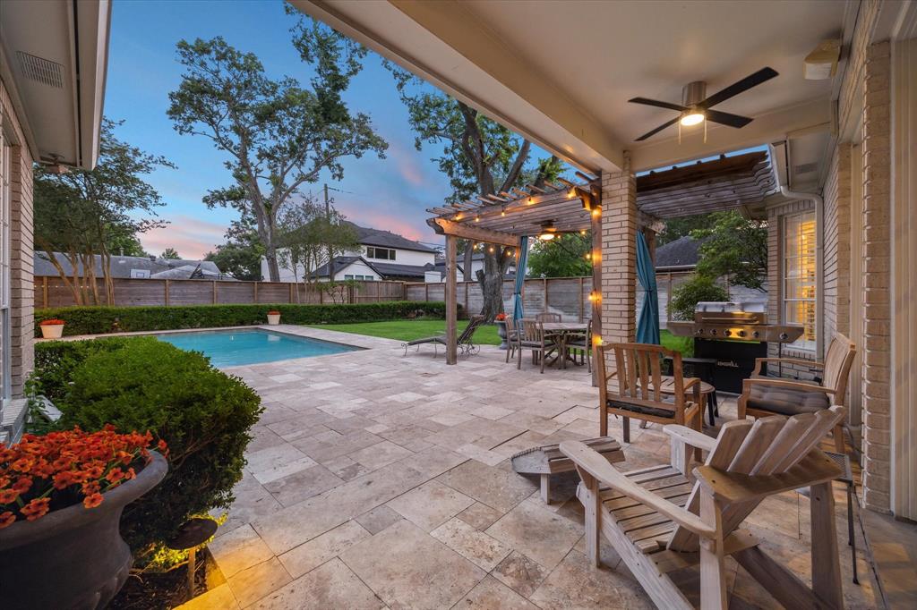 11 Wild Oak Circle