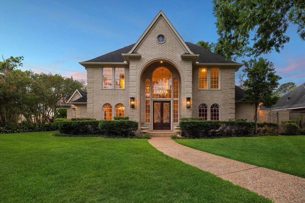 11 Wild Oak Circle