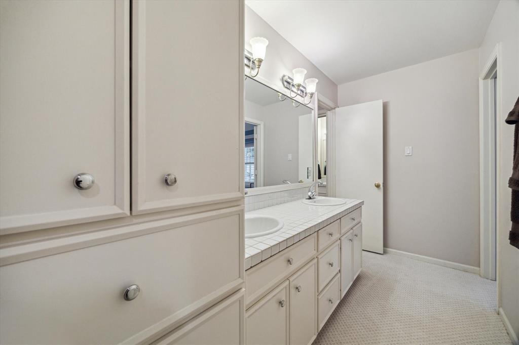 11 Wild Oak Circle
