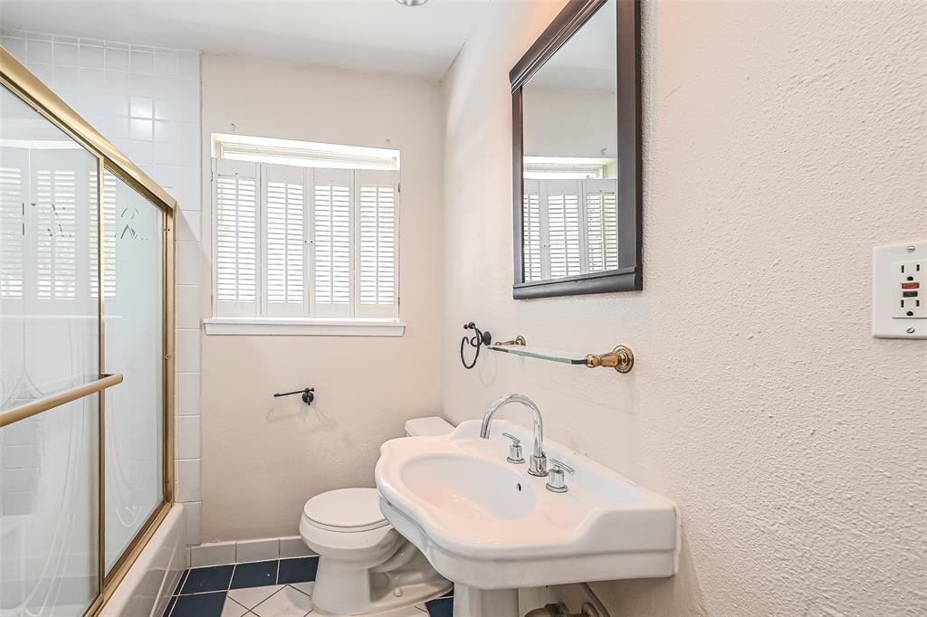 11321 Surrey Oaks Lane