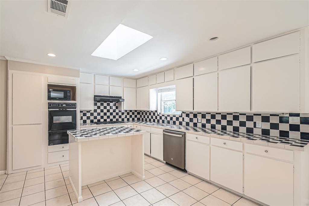 11321 Surrey Oaks Lane